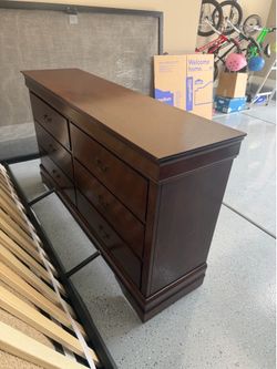 Free Dresser