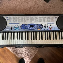 Casio LK-42 Keyboard