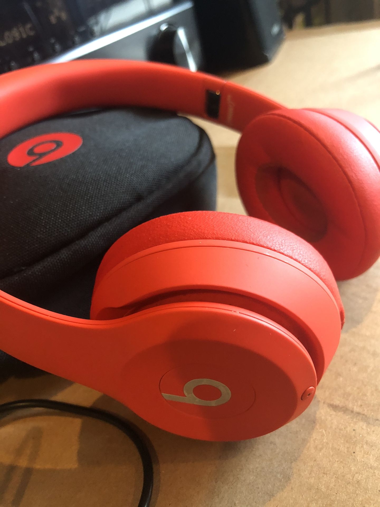 Beats Solo3 - Wireless On-Ear Headphones