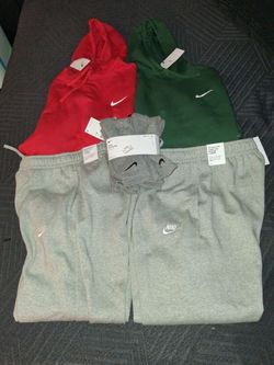 NIKE Sweats & Socks
