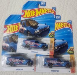 Hot Wheels Time Shifter Wagons Blue Diecast