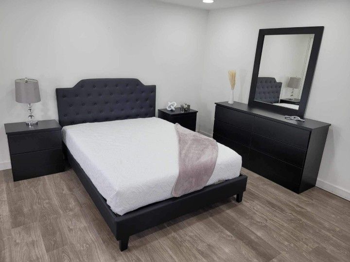Black Bedroom Set / Juego De Cuarto Negro