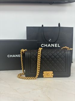 CHANEL purse