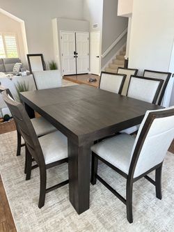 Dining set w/ leaf seats 6 or 8