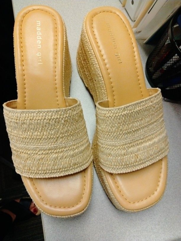 Steve Madden designer Wedges Size 10 M Worn Once