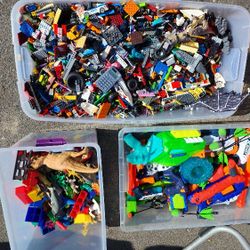 Legos/Nerf Guns/Water Guns/Toys (3 Boxes)