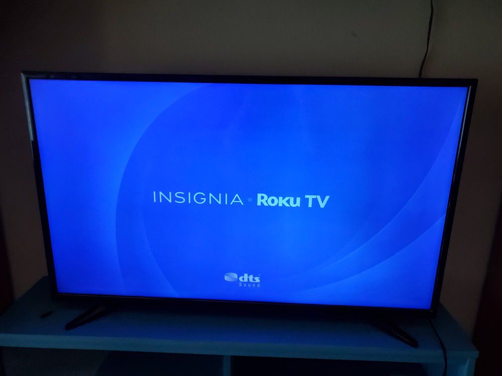 Insignia  48"-50" LED Tv Roku Smart Tv