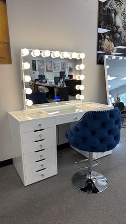 BIG SALE ON VANITY SET! DELIVERY AVAILABLE!