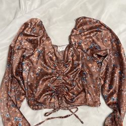 Hippie Rose floral satin top – ruched front, puff sleeves.