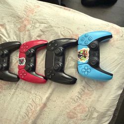 4  brand new ps5 controllers