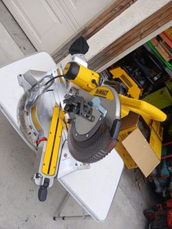 Maquina Dewalt De Luz 12 pulgadas nueva