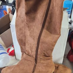 American Eagle  Boots. (Women) 8.5 Size
