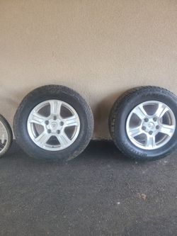 4 18 In Tires Good Slightly Used Got Bigger Ones An Took Those Off My Tundra Truck 5 Hol3s To Bolt