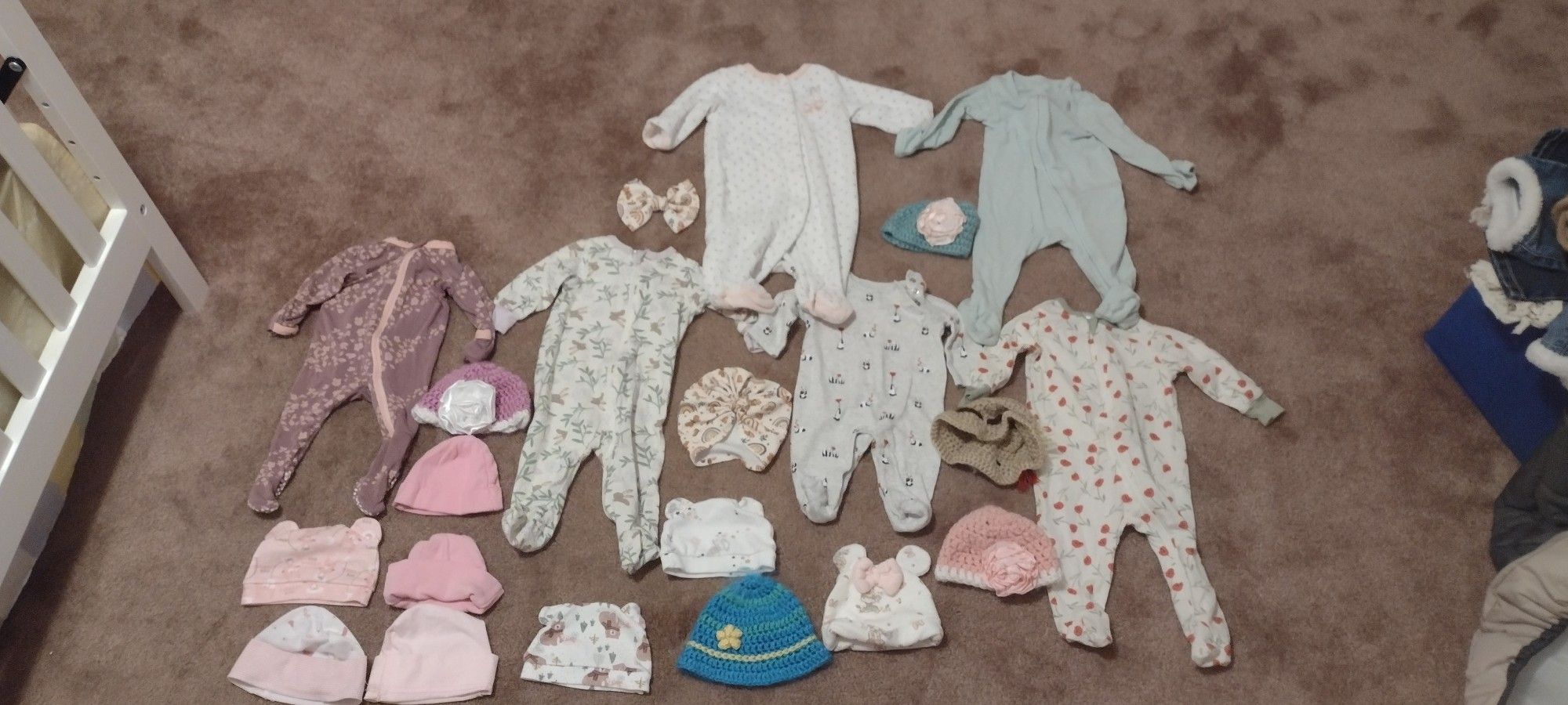 Baby Girl Clothes 0-3 Months And Caps