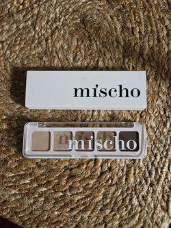 Mischo Beauty Mini Eyeshadow Palette 01