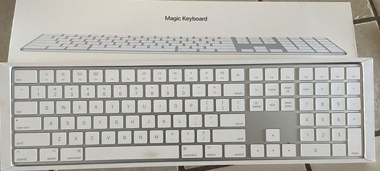 Apple Magic Keyboard NEW