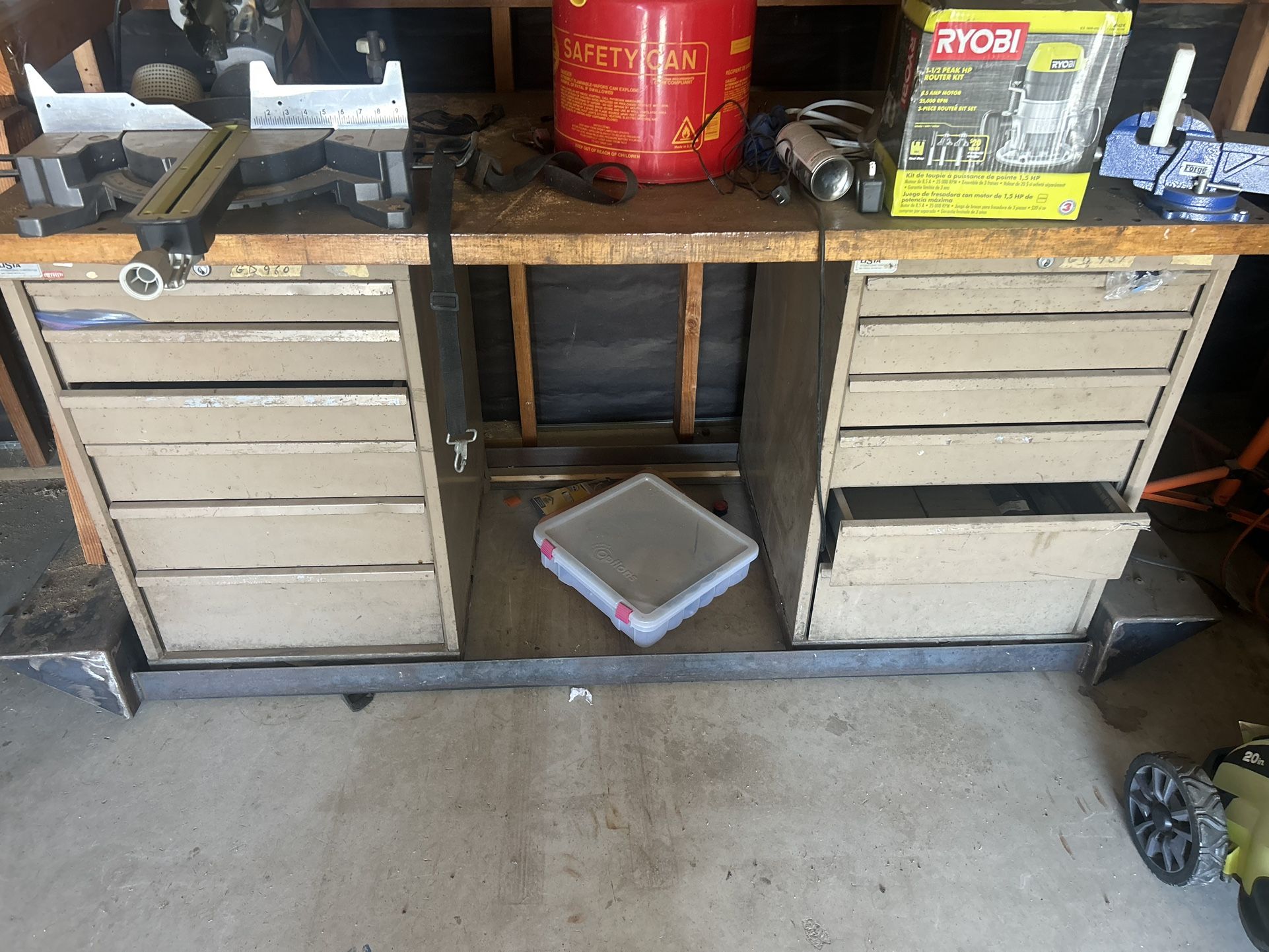 Tool Box / Work Bench