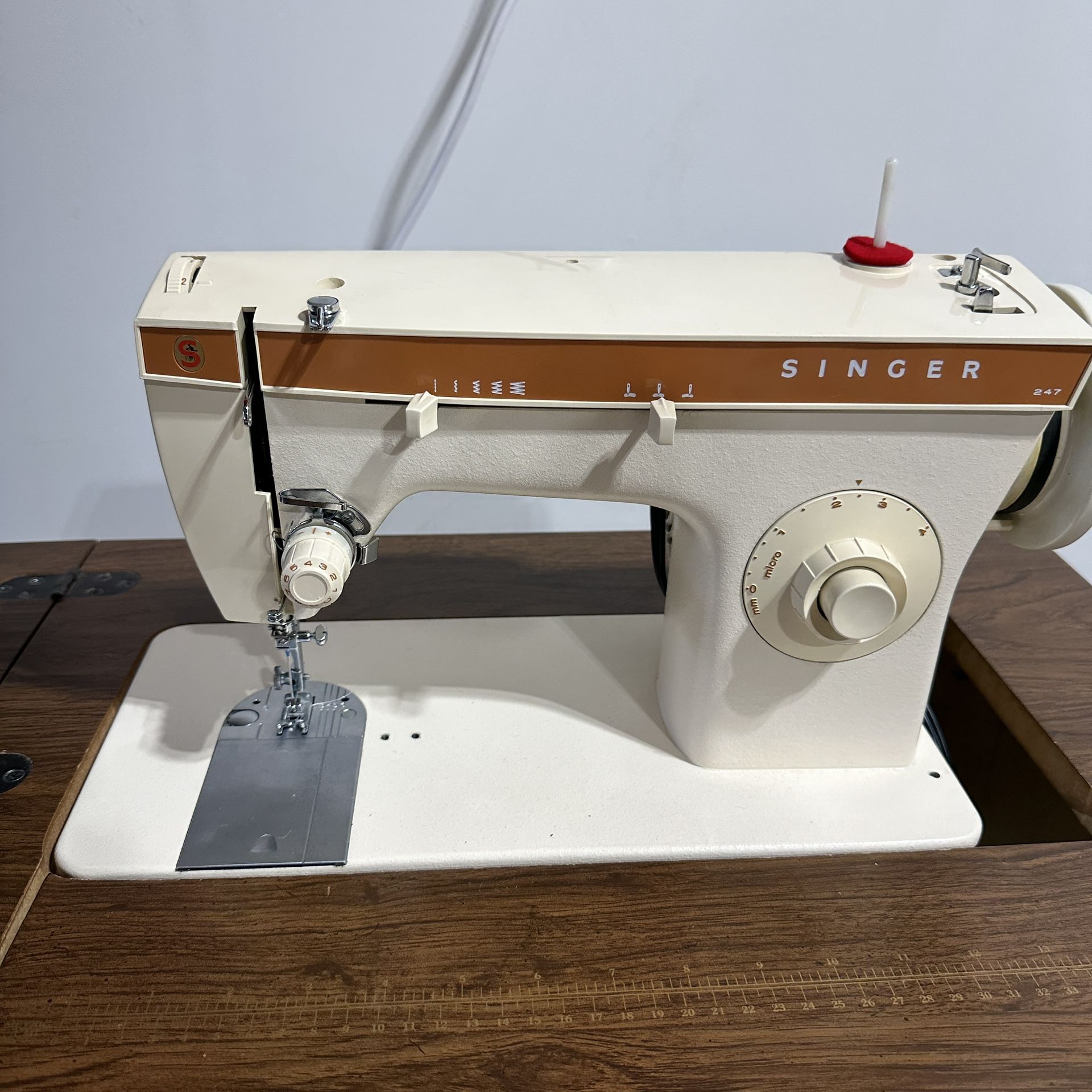 Vintage Singer 247 Sewing Machine - Fully Tested