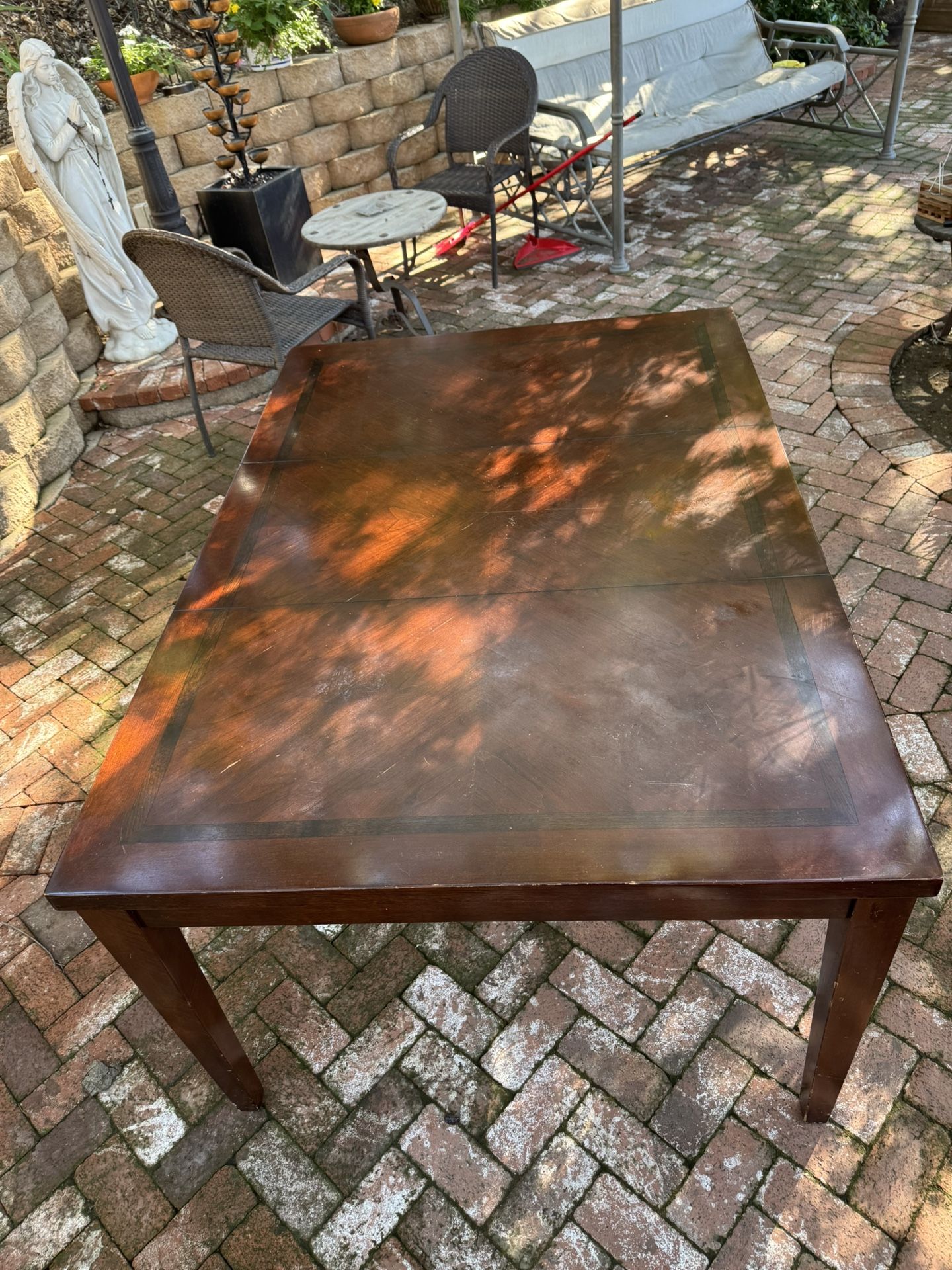 Dining Table (adjustable) 