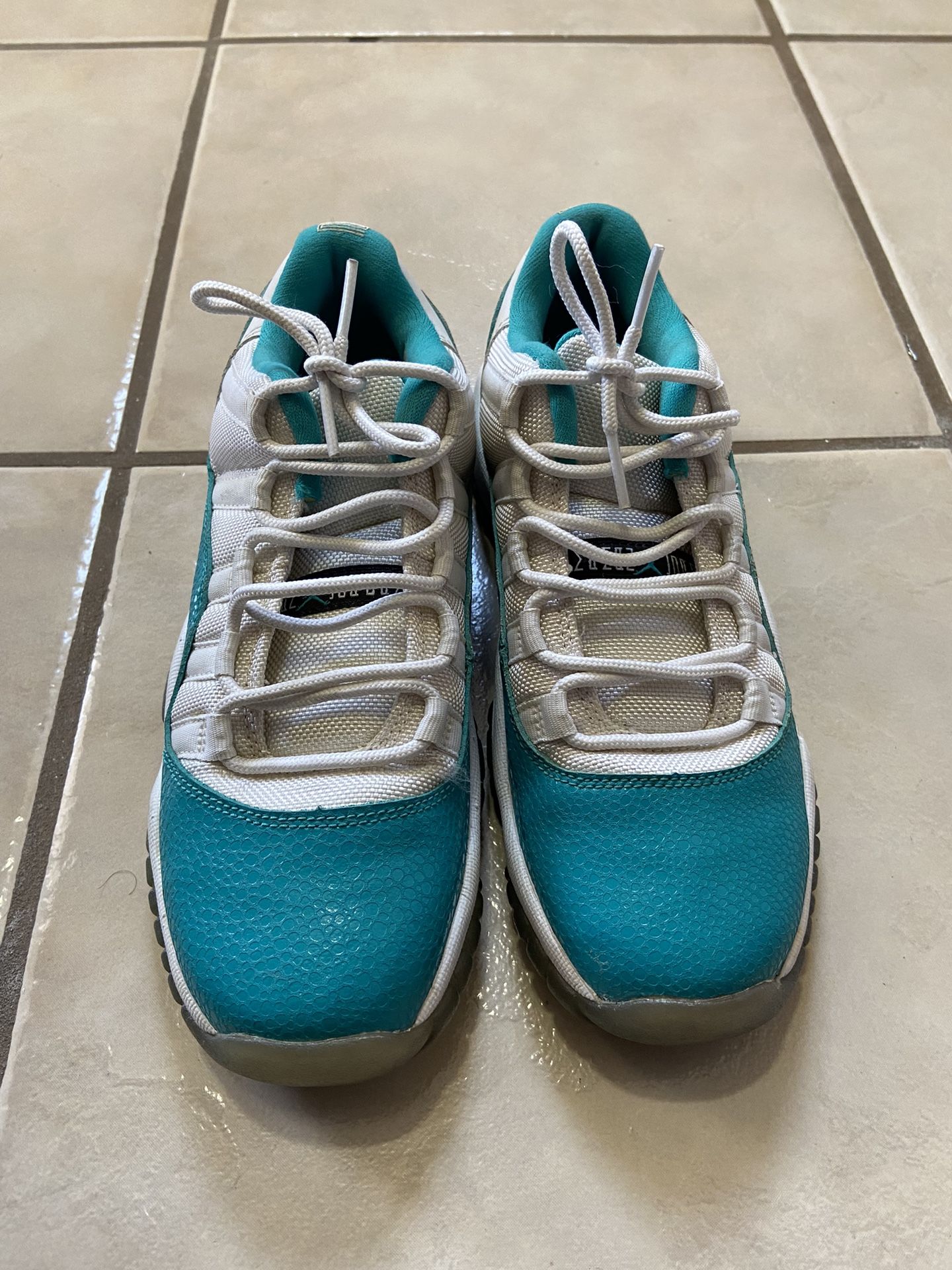 Jordan 11 Low GS Aqua Safari