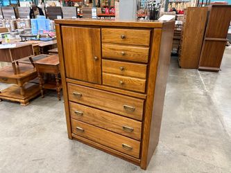 LENOIR HOUSE BY BROYHILL Red Oak 5 Drawer Tallboy Dresser with Upper Cabinet and Brass Pulls