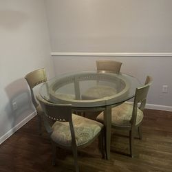 Kitchen Table And 4 Chairs 