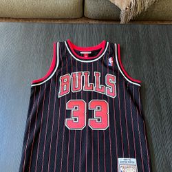 Scottie Pippen Chicago Bulls Basketball Jersey 