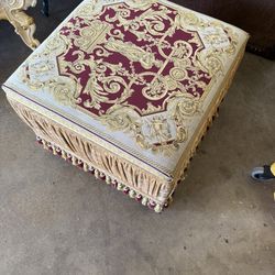 Ottoman/Slipper Chairs