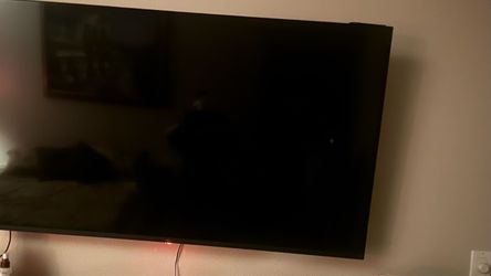 BUNDLE: 55” LG TV, Wall Mount, Roku !!!