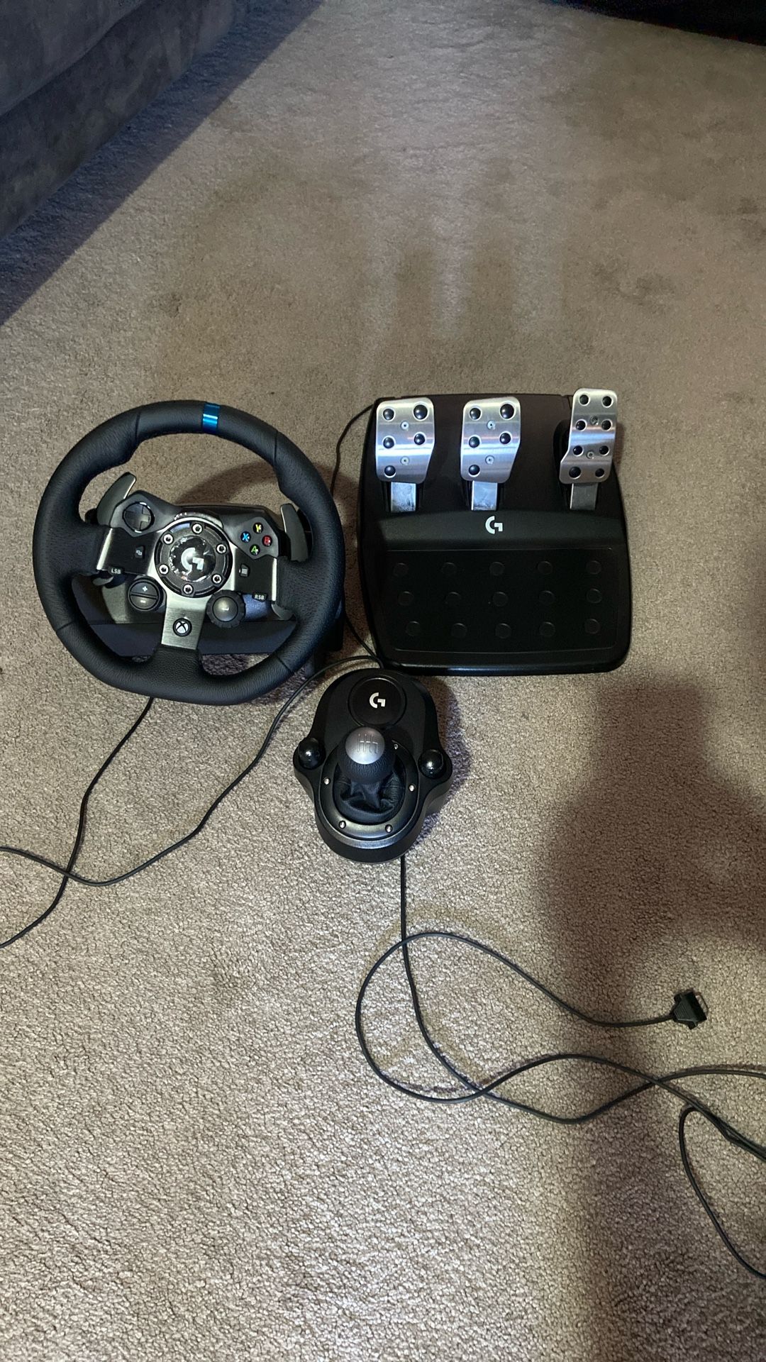 Logitech - G923 Racing Wheel and Pedals for Xbox Plus Logitech Shifter