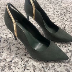 Size 7- Green Shoes