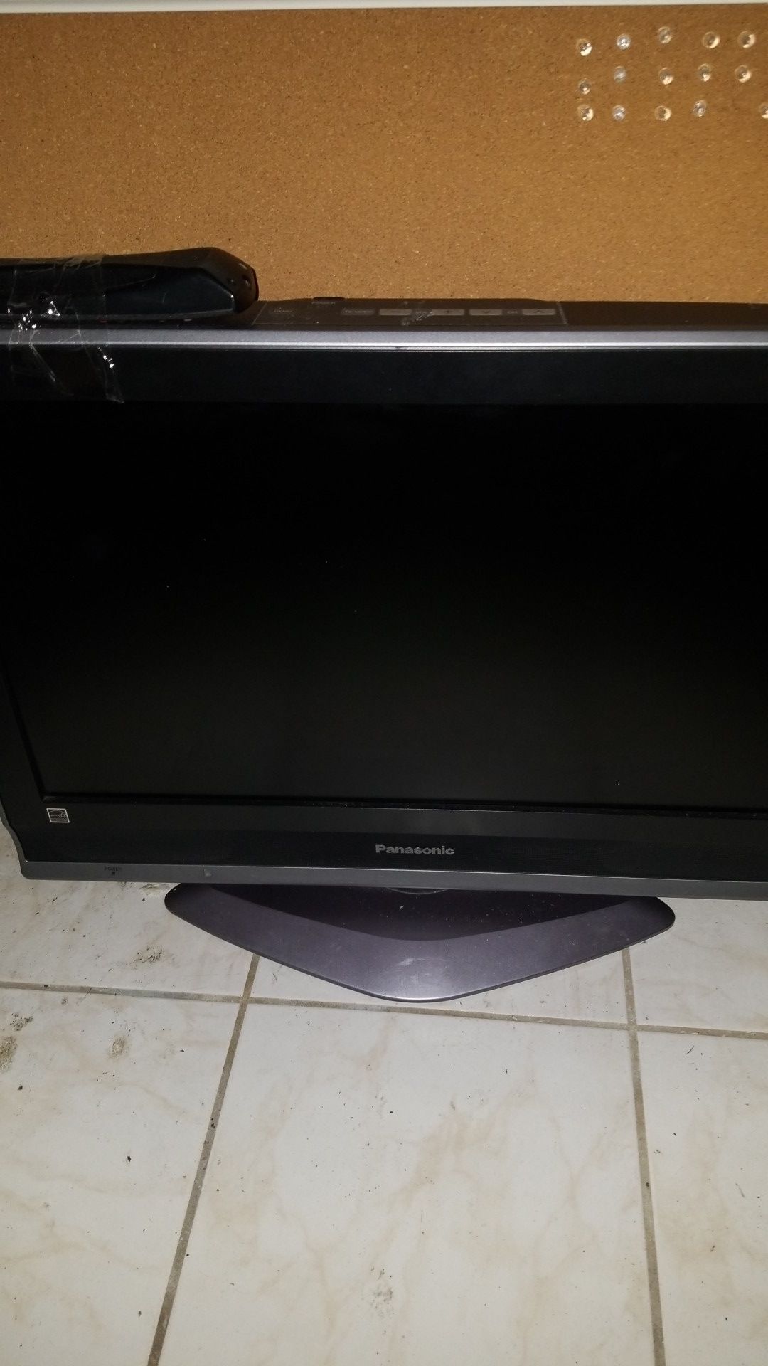 TV Panasonic 26" screen with remote control
