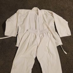 Child's Karate Gi In Size 2/160