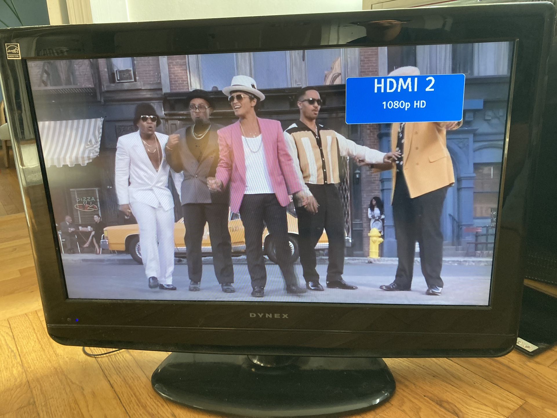 32 Inch TV