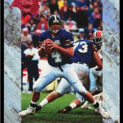 Really Nice Brett Favre Rookie Card # 129 MINT 