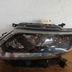 14-16 Nissan Rogue Left Driver side Halogen Headlight