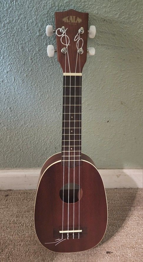 Kala KA-P Pineapple Soprano Ukulele  