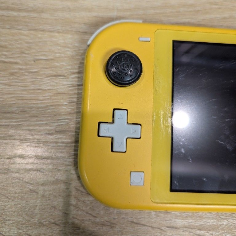 Nintendo Switch Lite Yellow w/ Case