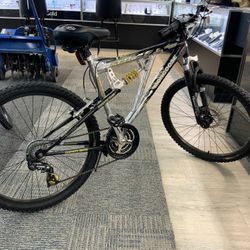 Mongoose XR200 21 Speed  Mountain Bike 