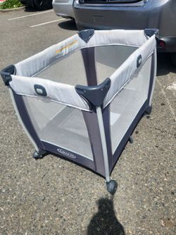 Graco portable bassinet