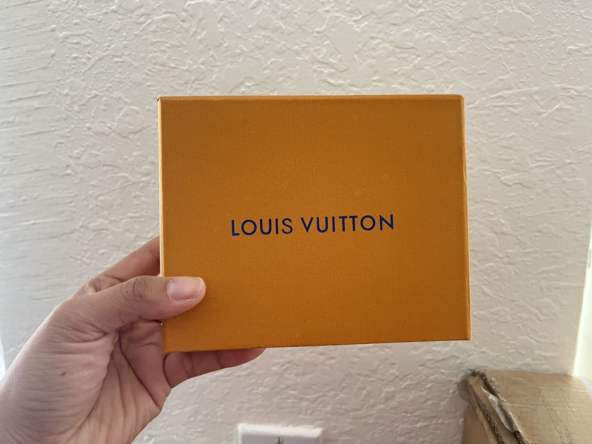 Lv supreme wallet