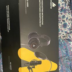Maono Podcasting Kit