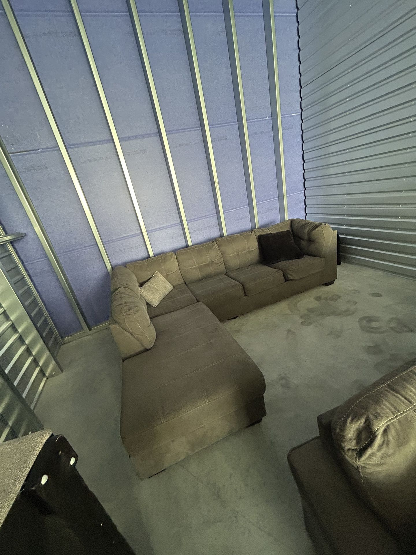 Sectional Sofa/ Couch DELIVERY AVAILABLE 