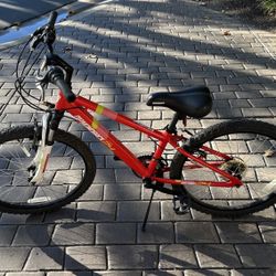 Diamondback Octane 24 Youth Bike