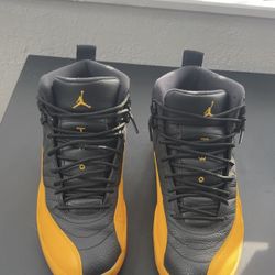 jordan 12 university gold (size 10.5 ) 
