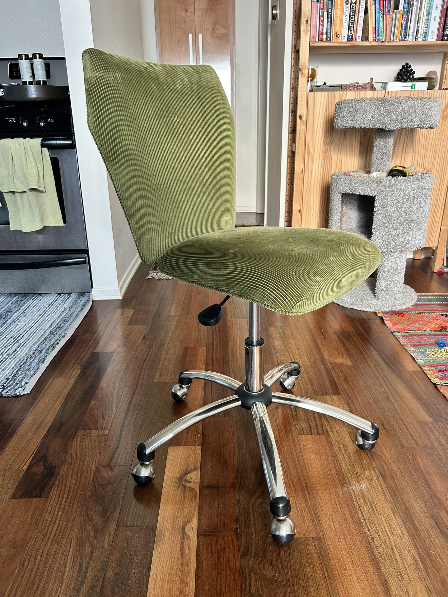 Pottery Barn Airgo Desk Chair, Swivel, Adjustable, Retails $249