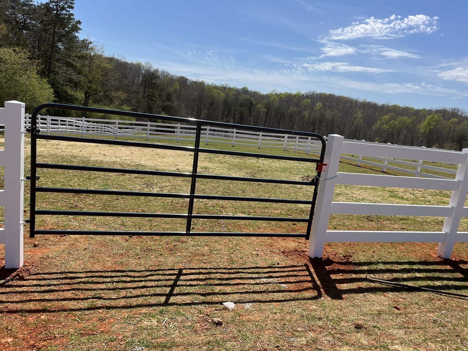 4 Rail Vinyl Fence 