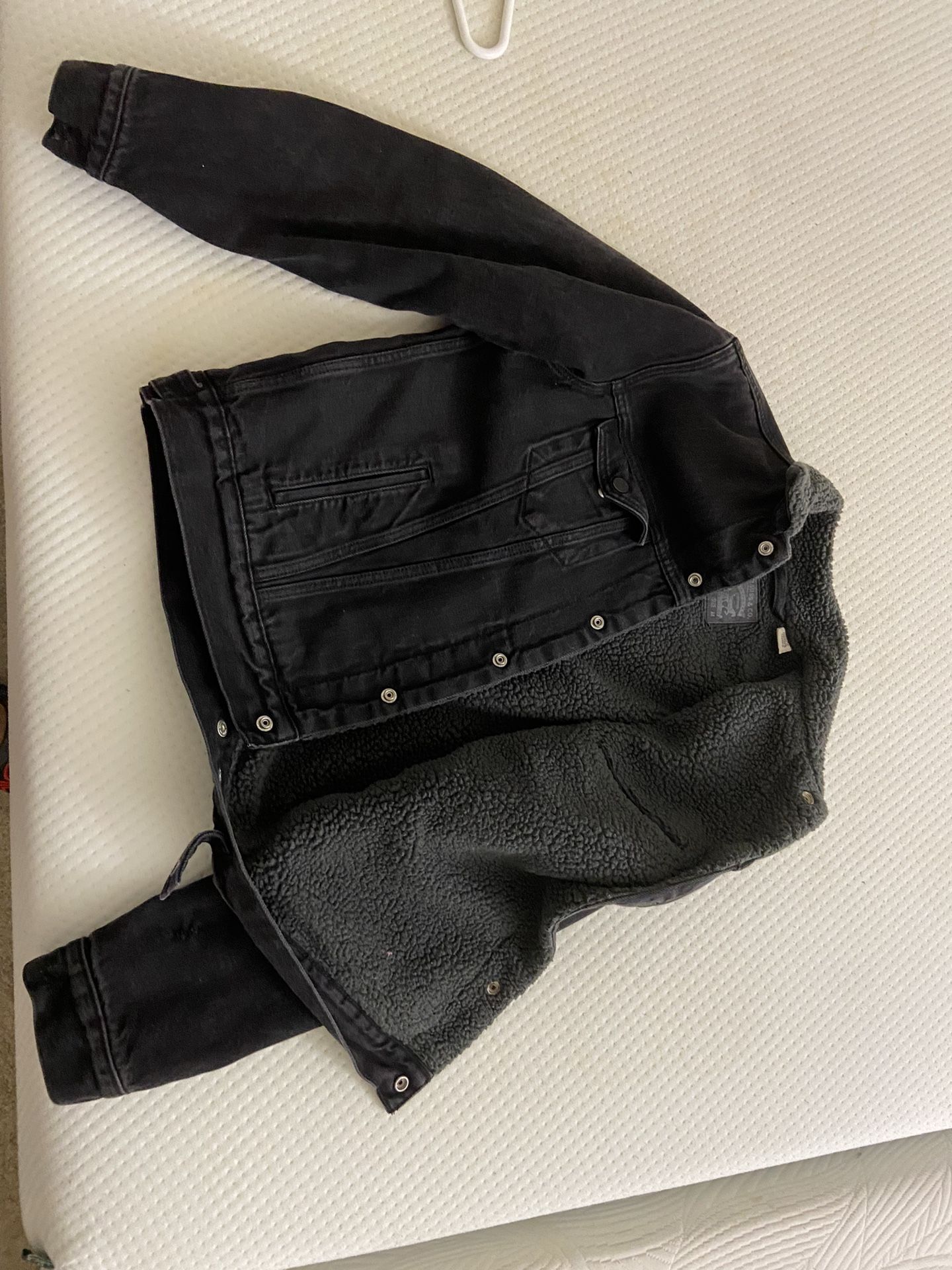 Black Levi’s Jean Jacket 