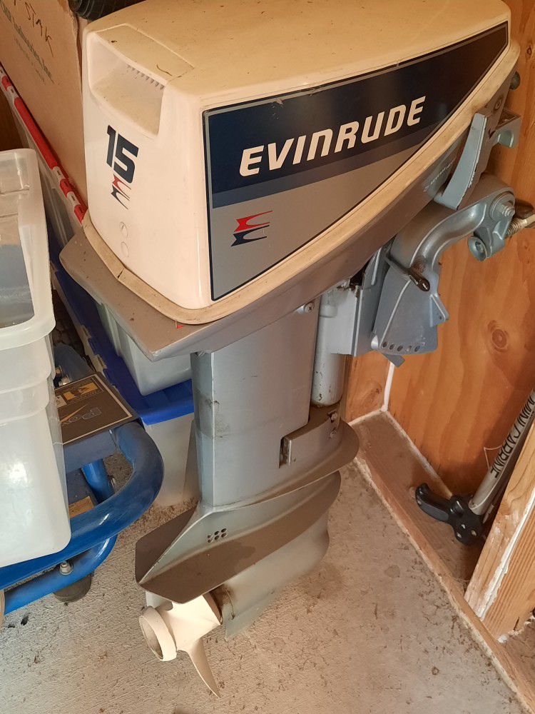 1984 Evinrude 15 Hp With 4 Hrs Run Time