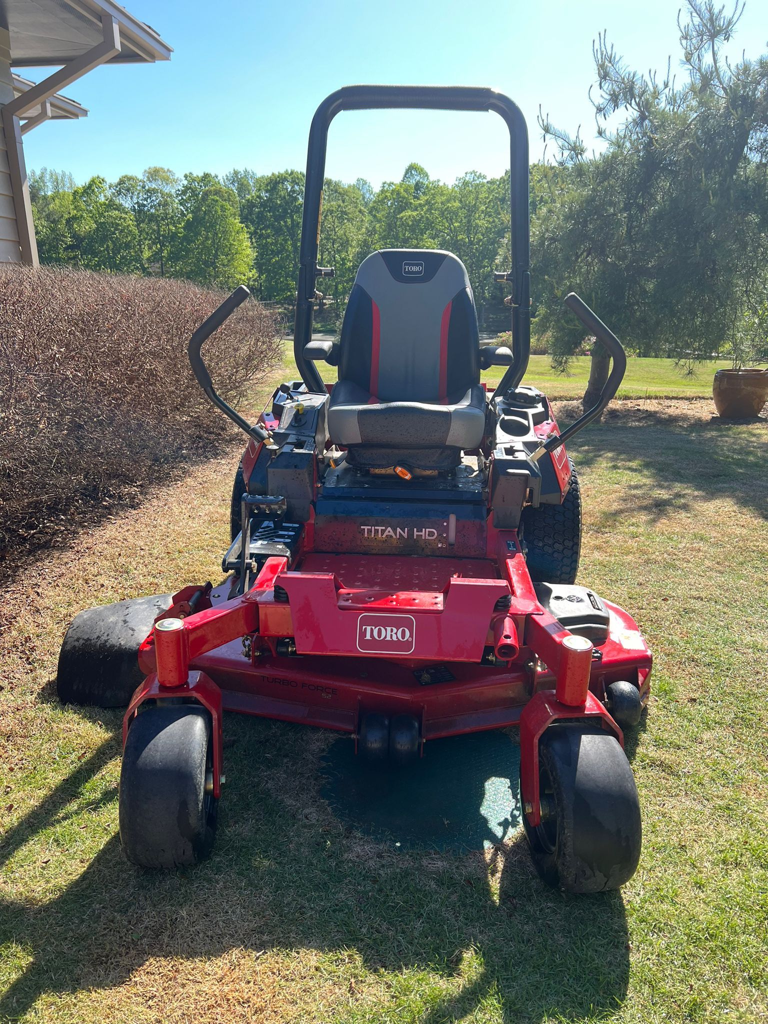 Toro Titan HD 2500 52” deck